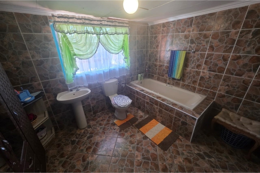 2 Bedroom Property for Sale in Roodepan Northern Cape